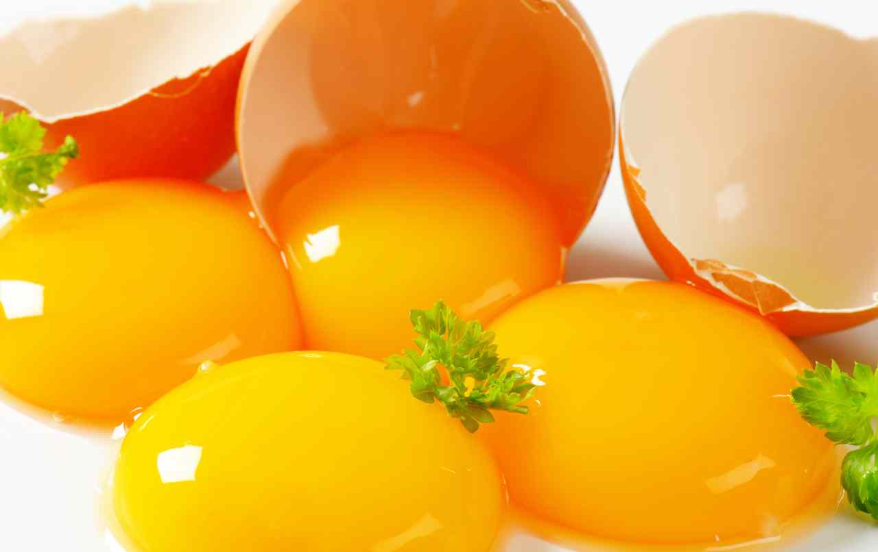 surowe jajka w ciąży